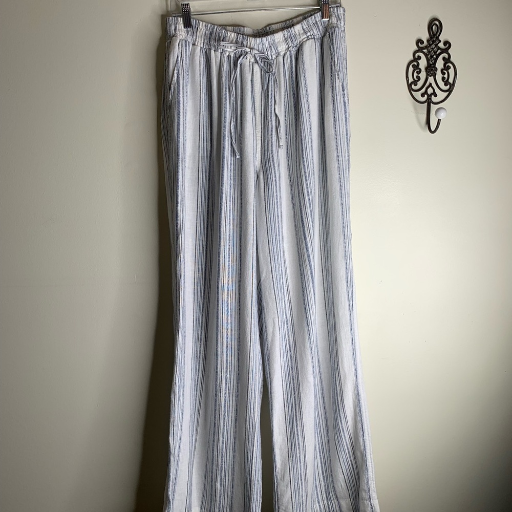 Briggs Linen Blend Wide Drawstring Leg Beach Pants - Picture 3 of 9
